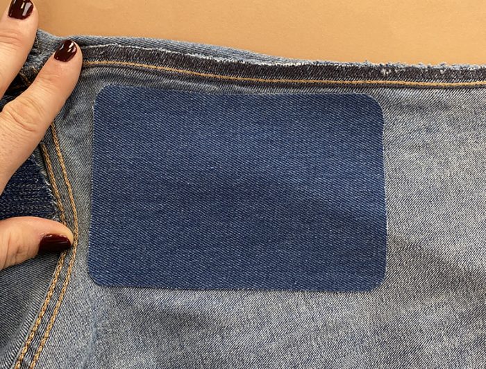 Coudre Une Pièce De Tissu Pour Réparer Un Trou Réparer un jean troué - Raccommoday #3